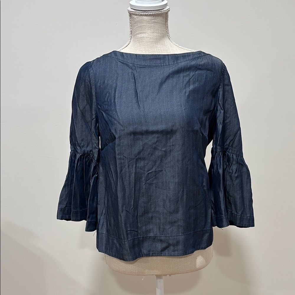 NEW White House Black Market top